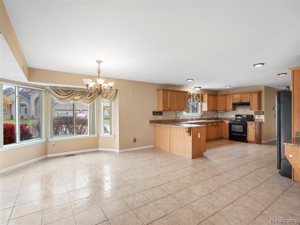 50100 Victoria Place, Macomb, MI 48044 — Photo 31