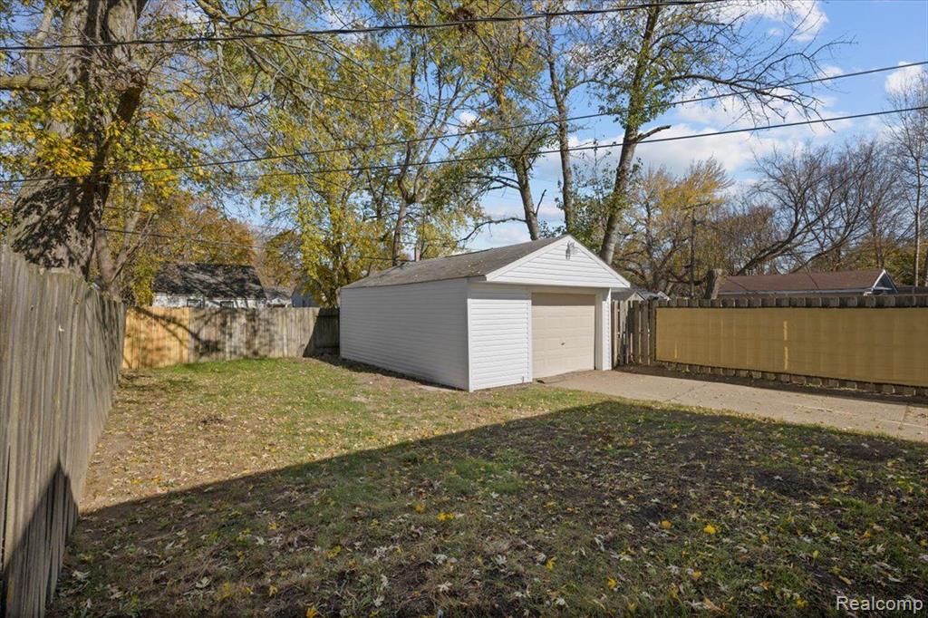 567 E MADISON Avenue, Pontiac, MI 48340 — Photo 8