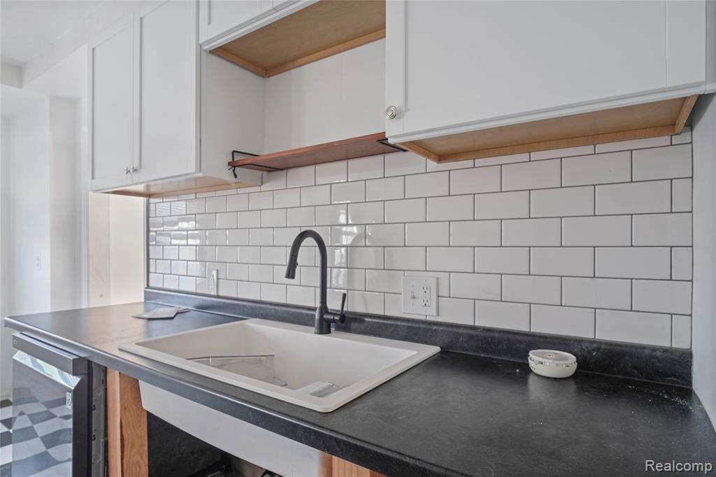 258 Piper Boulevard, Detroit, MI 48215 — Photo 15