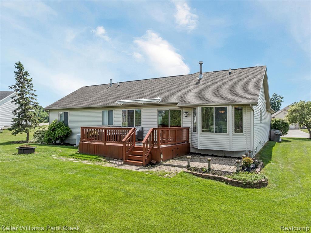 7537 Waterfall Drive, Grand Blanc, MI 48439 — Photo 32