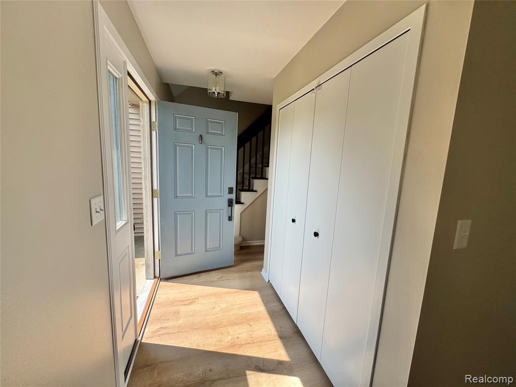 2132 Maple Creek Circle, Ann Arbor, MI 48108 — Photo 9