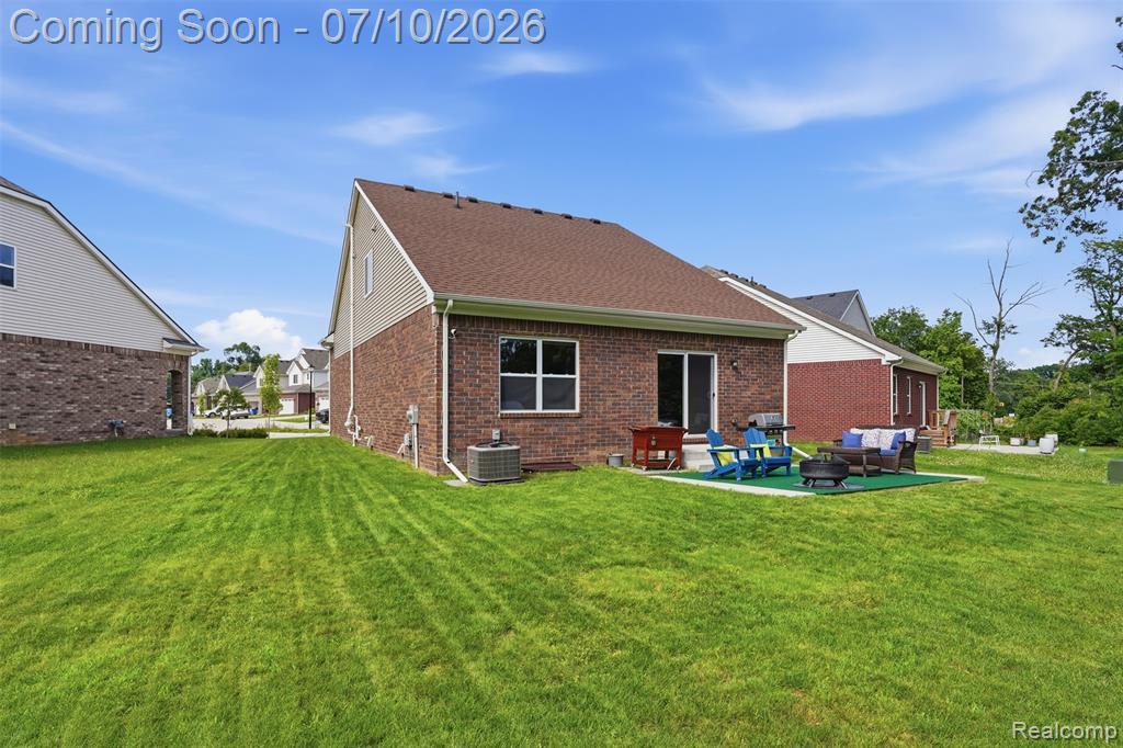 11789 Hines Place Drive, Livonia, MI 48150 — Photo 33