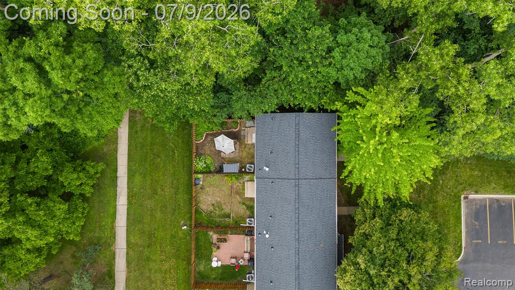 930 Little Hill Court, Rochester Hills, MI 48307 — Photo 18