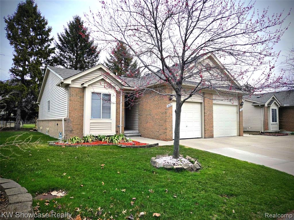 4031 Heatherwood Court Heatherwood Ct, Warren, MI 48092 — front exterior