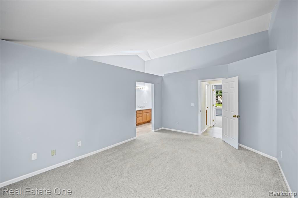 7332 Meadowridge Circle, West Bloomfield, MI — Photo 21