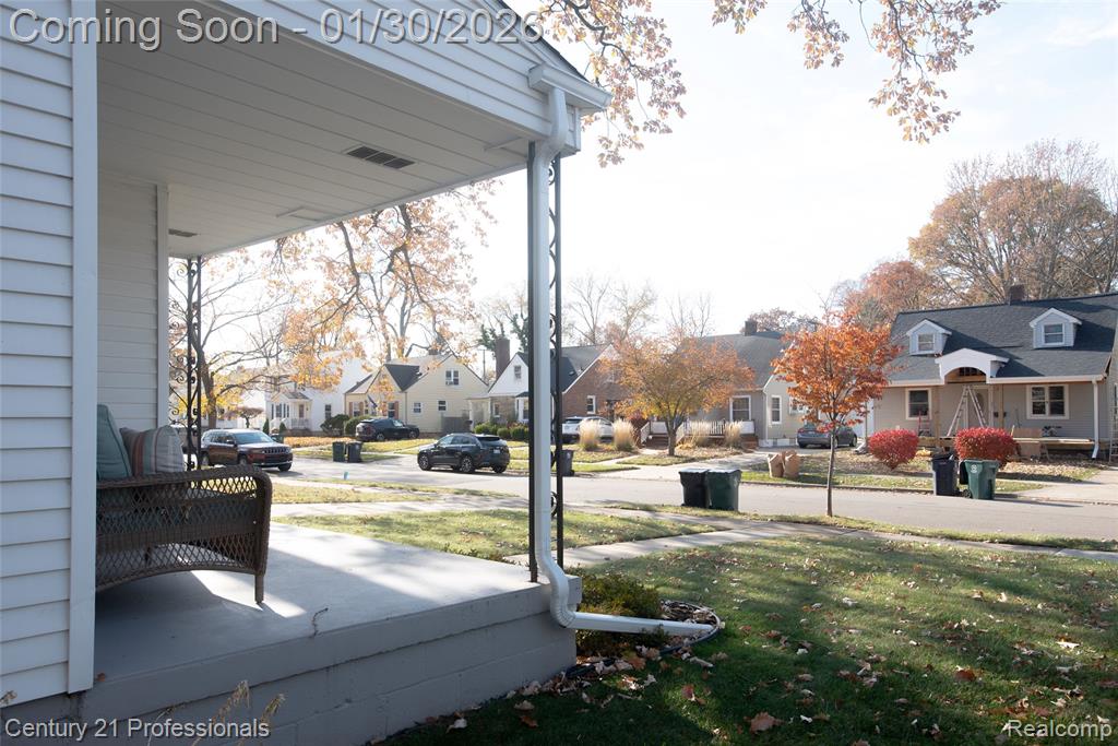 900 N Rembrandt Avenue, Royal Oak, MI 48067 — Photo 3