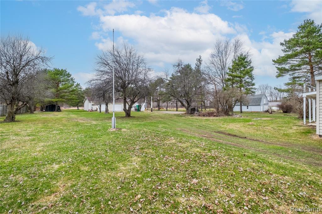 8219 N Genesee Road, Mount Morris, MI 48458 — Photo 25
