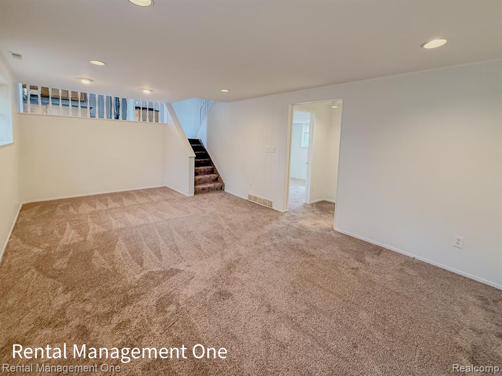 5604 HAYMEADOW Drive, West Bloomfield, MI — Photo 9