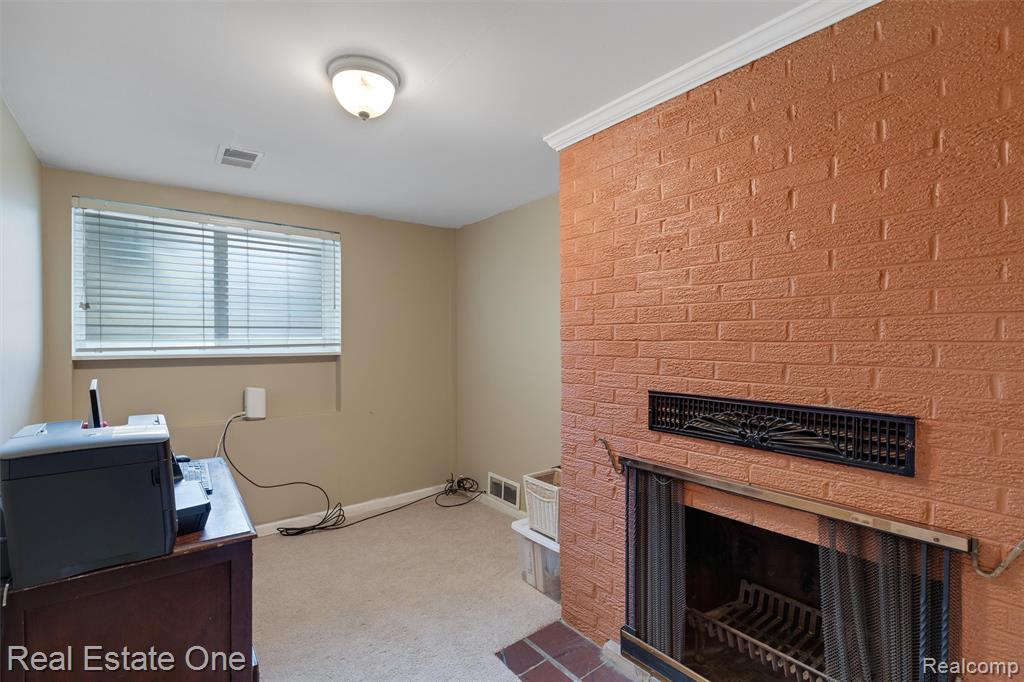 1045 Clara Street, Commerce Twp, MI 48390 — Photo 27