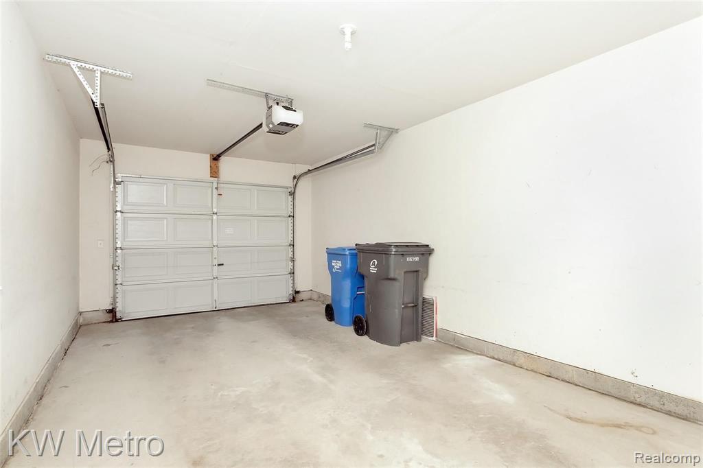 4121 Hampton Ridge Boulevard, Howell, MI 48843 — Photo 29