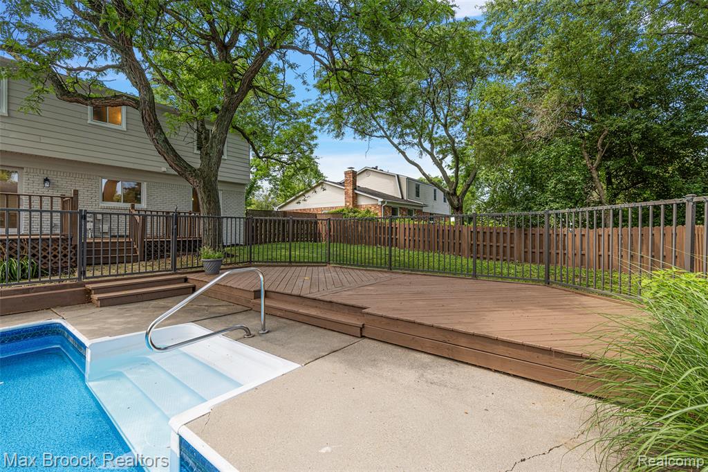 5362 Hertford Drive, Troy, MI 48085 — Photo 43