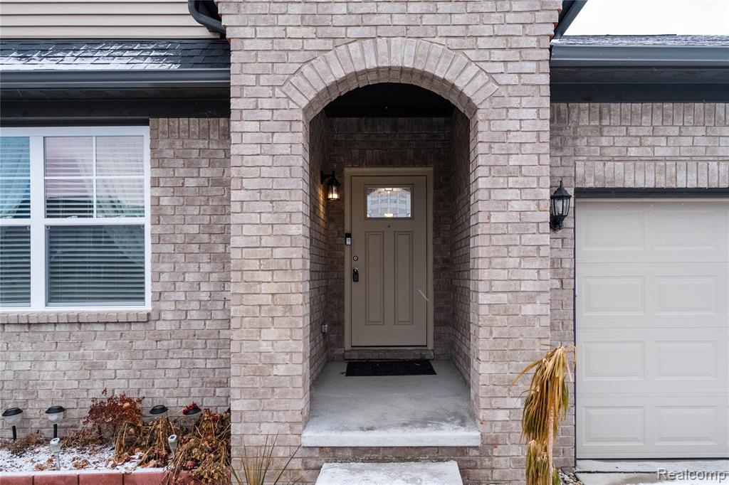 13704 Chester Court, Belleville, MI 48111 — Photo 2