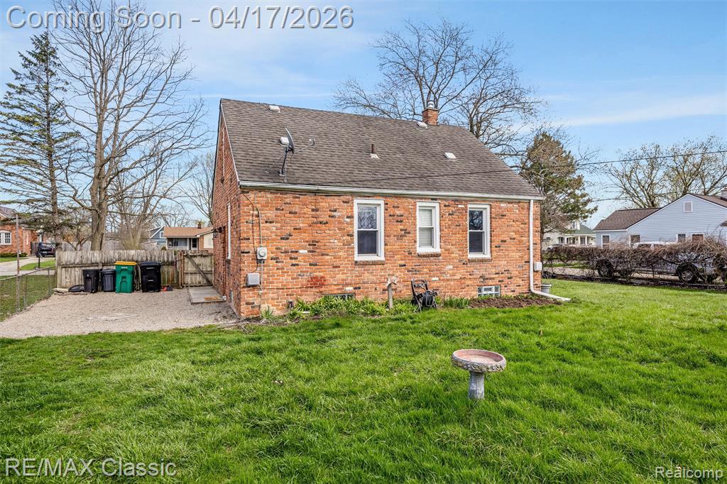 22481 Springbrook Avenue, Farmington, MI 48336 — Photo 26