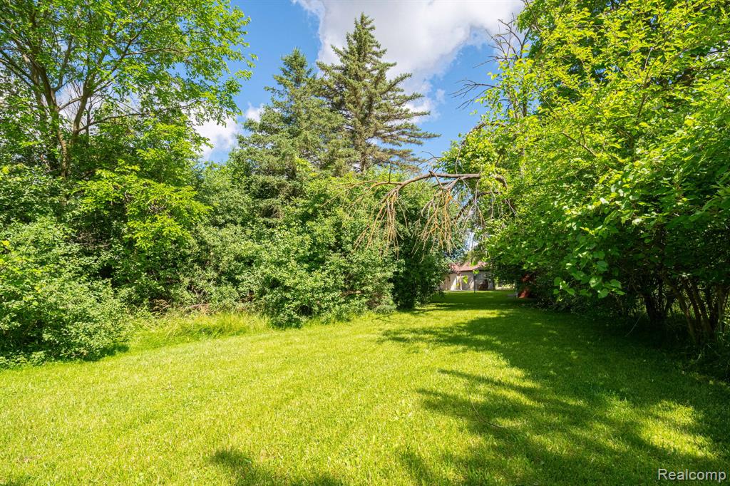 3353 Augusta Street, Flint, MI 48532 — Photo 7
