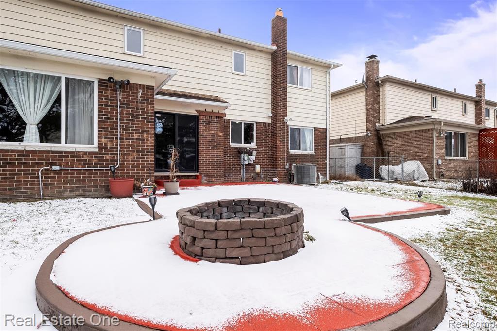 4469 Ardmore Drive, Sterling Heights, MI 48310 — Photo 32