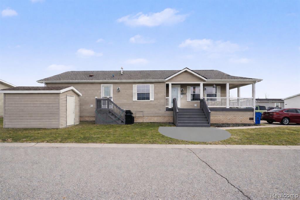6244 Leigh Court, Fenton, MI 48430 — front exterior