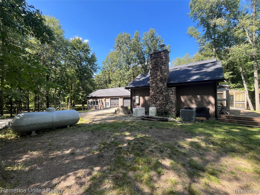 6160 Brambleberry Lane, Cohoctah, MI 48855 — Photo 3