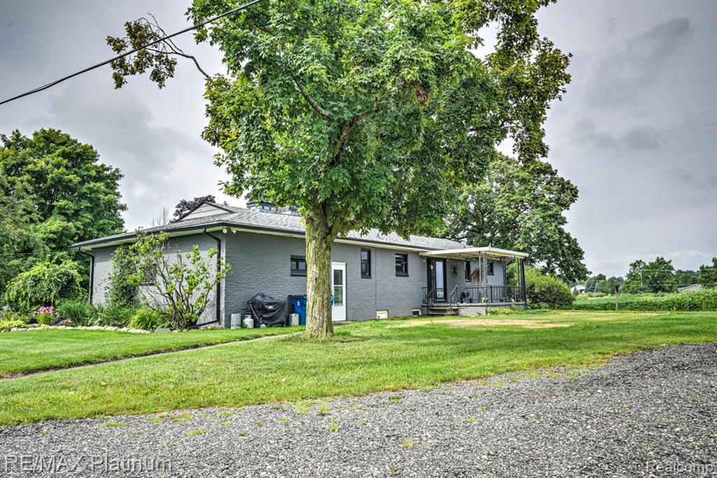 5462 Cook Road, Swartz Creek, MI 48473 — Photo 35