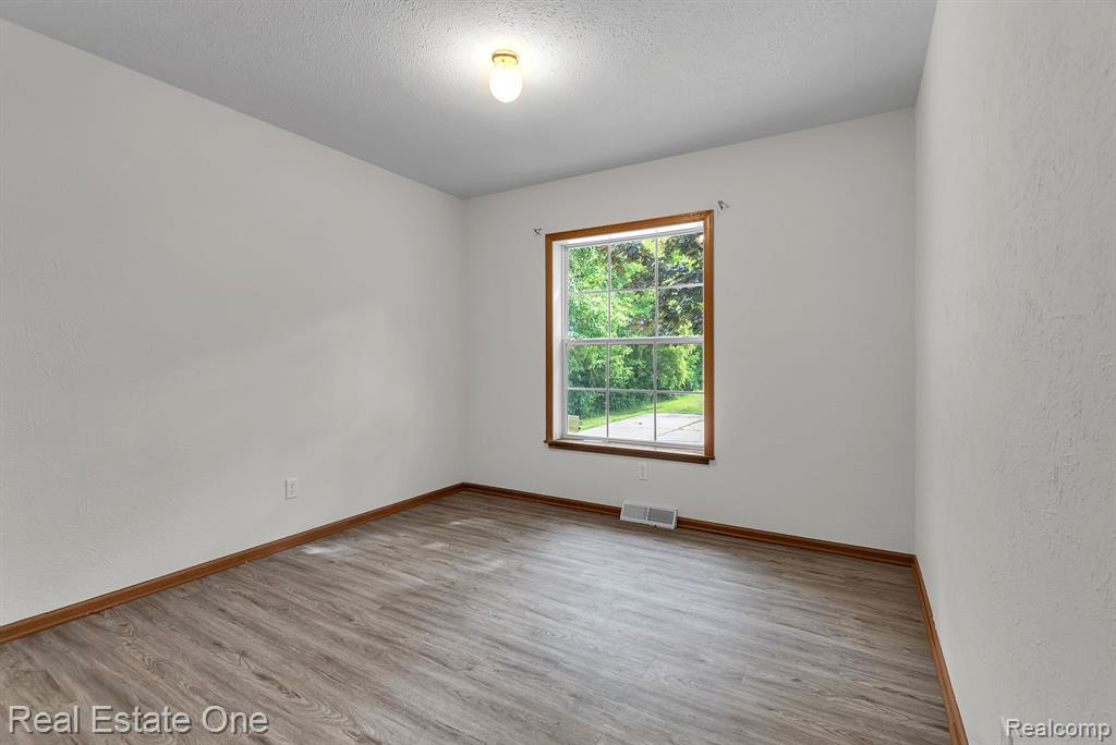 72021 Romeo Plank Road, Armada, MI — Photo 28