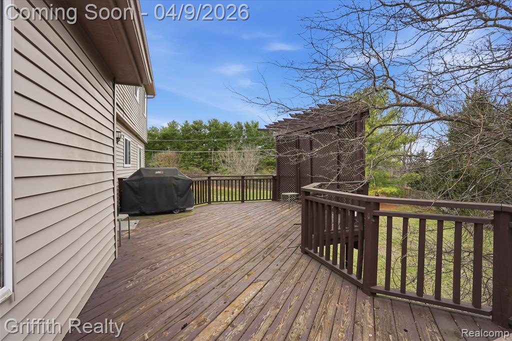 938 Meadowbrook Court, Milford, MI 48381 — Photo 43
