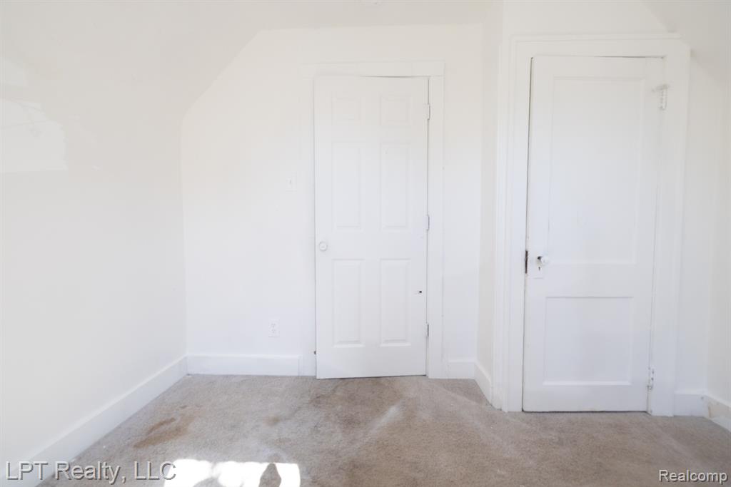 6015 Mayburn Street W, Dearborn Heights, MI 48127 — Photo 12