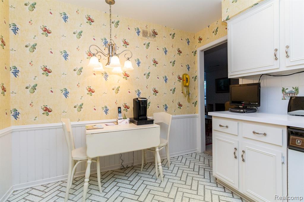 8337 Colony Drive, 1, Grosse Ile, MI 48138 — Photo 16