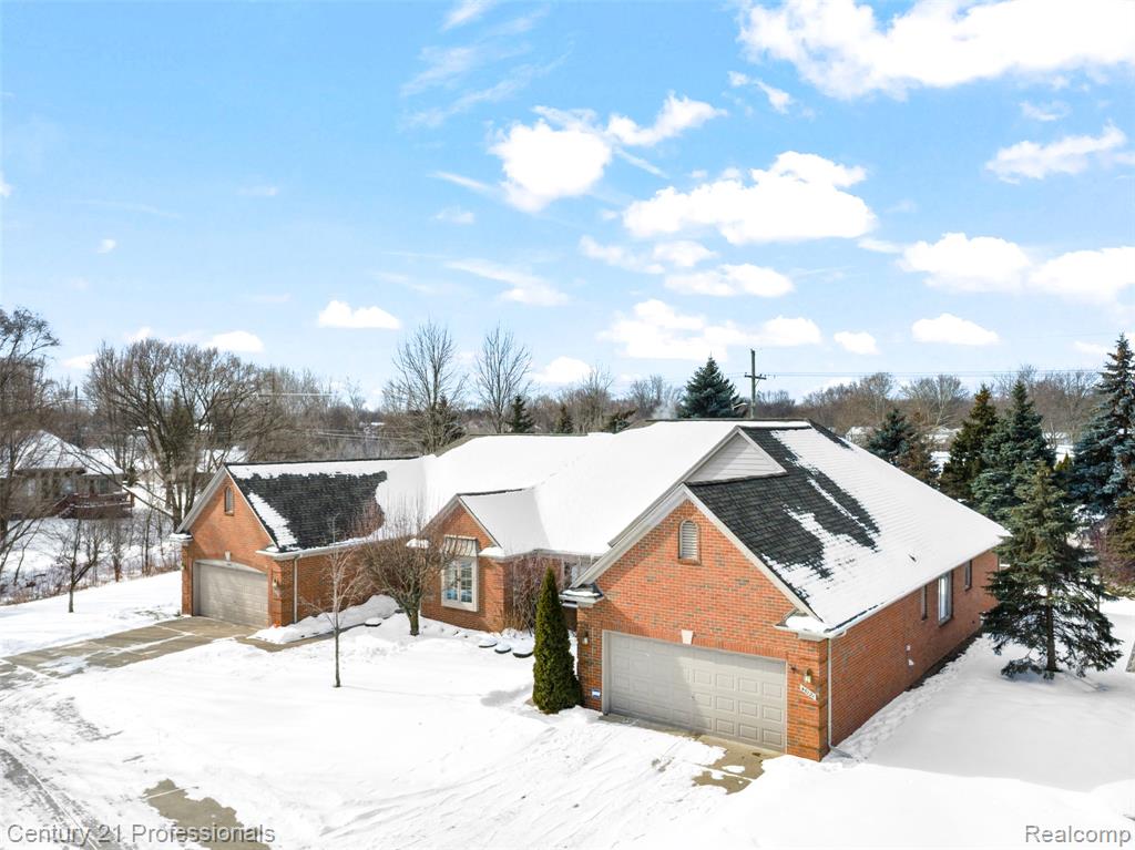 40121 Streamwood Court, Sterling Heights, MI 48310 — Photo 3