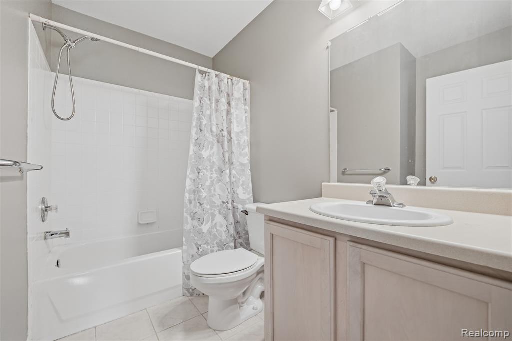 41782 Brownstone Drive, Novi, MI 48377 — Photo 25