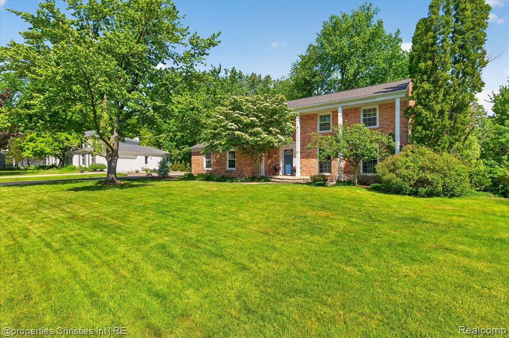 4352 Greenstown Drive, West Bloomfield, MI 48323 — Photo 4