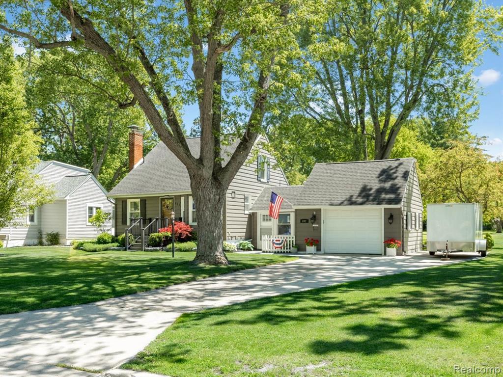 832 N 9th Street, St. Clair, MI 48079 — Photo 2
