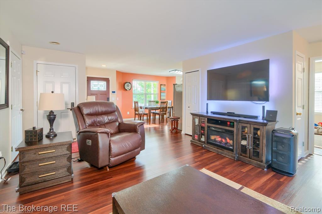 5281 Magnolia Drive, Grand Blanc, MI 48439 — Photo 16