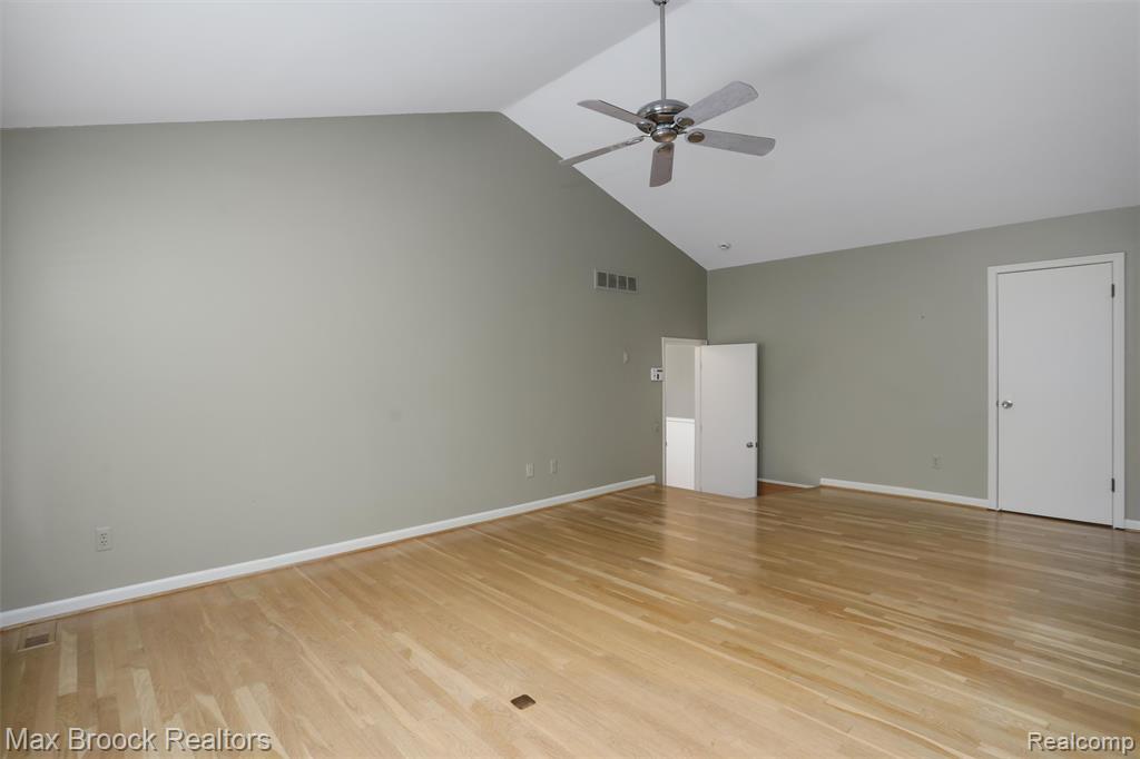 5844 INDEPENDENCE Lane, West Bloomfield, MI — Photo 23