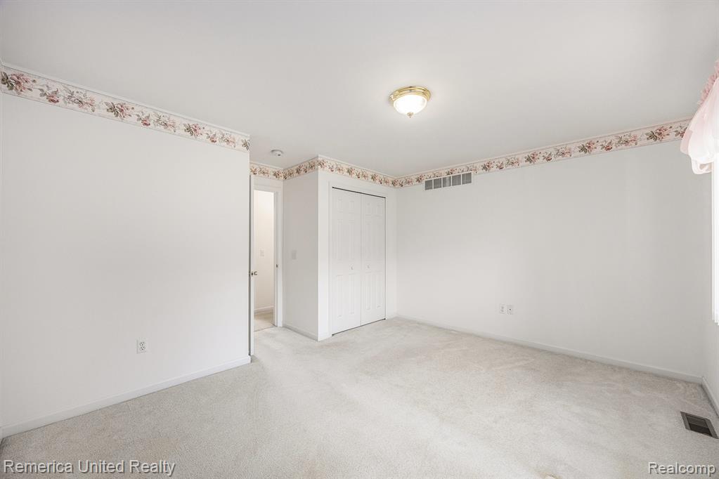 34880 Partridge Crossing, Richmond, MI 48062 — Photo 16