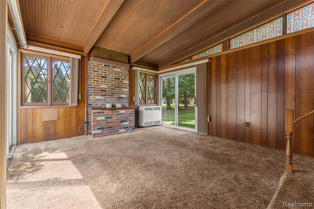 25429 Graceland Circle, Dearborn Heights, MI 48125 — Photo 11