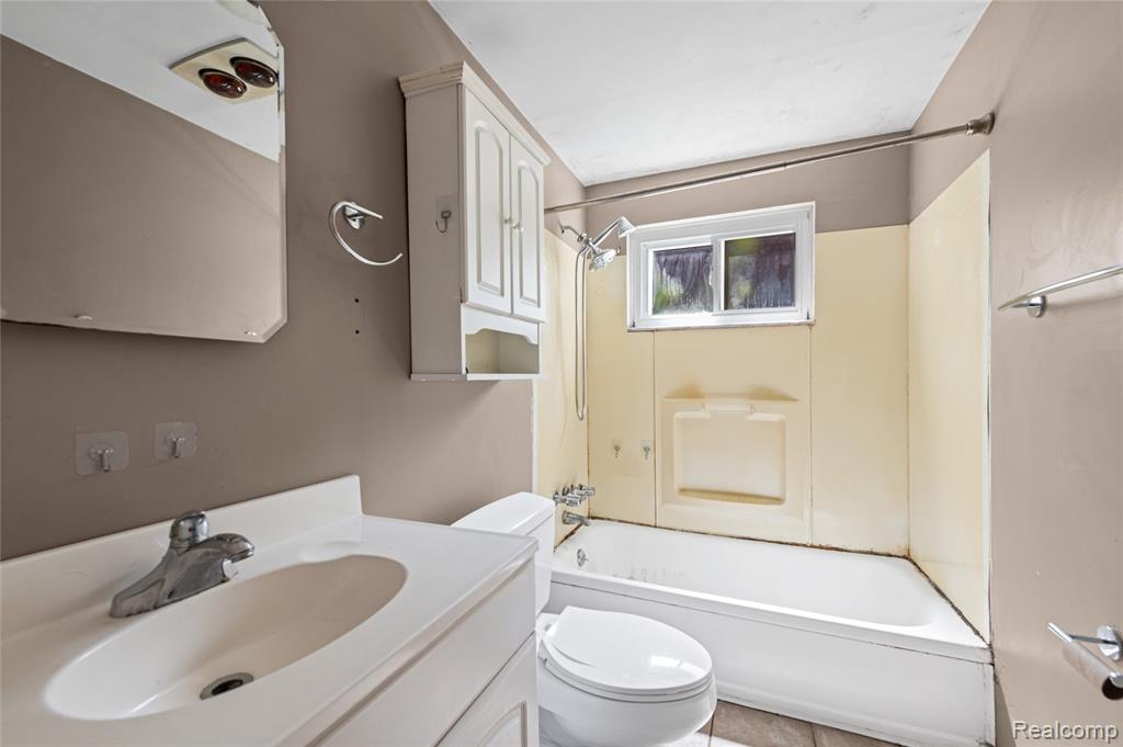 30539 Longfellow Avenue, Madison Heights, MI 48071 — Photo 14