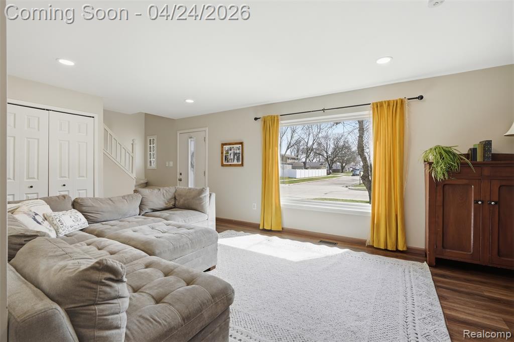 14820 Talbot Street, Oak Park, MI 48237 — Photo 6