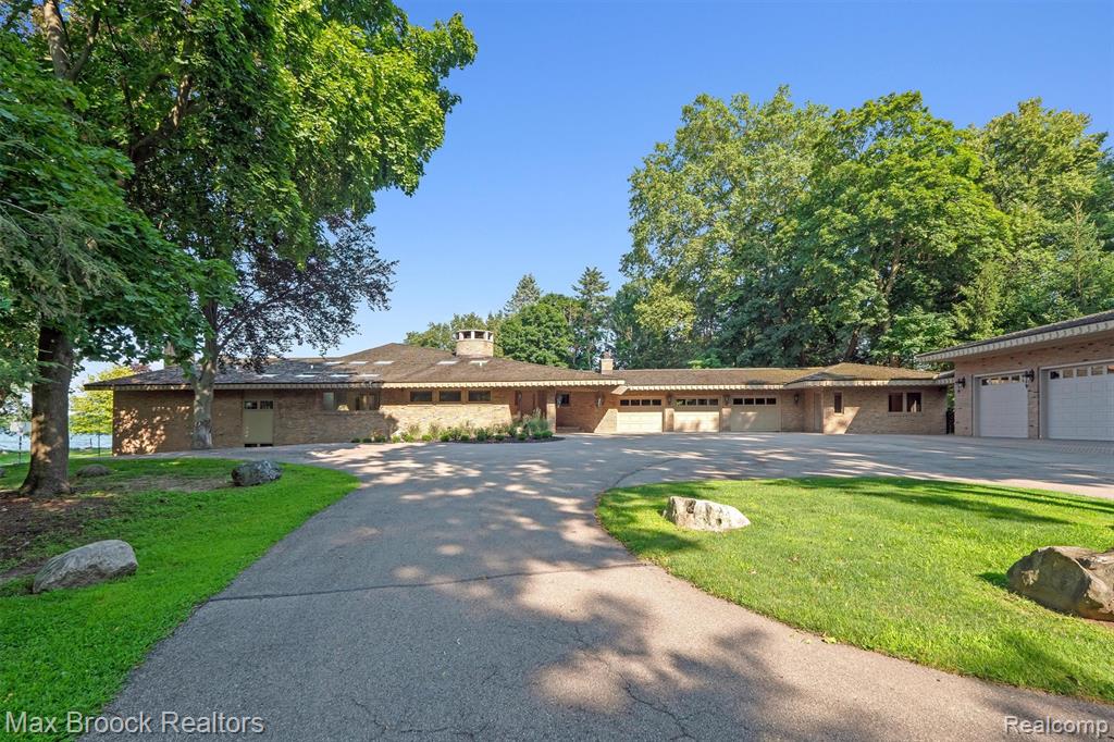 3333 W Shore Drive, Orchard Lake Village, MI 48324 — Photo 74