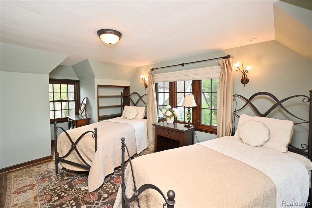 680 Wimbleton Drive, Birmingham, MI 48009 — Photo 30