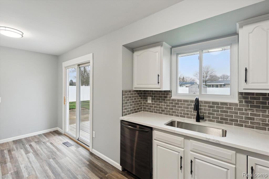 7107 FAIRGROVE Drive, Swartz Creek, MI 48473 — Photo 14
