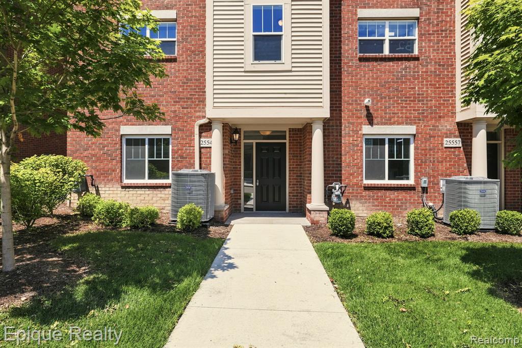 25549 Grandview Lane, 31, Novi, MI — Photo 2