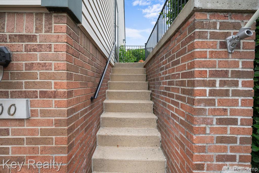 1100 WASHINGTON Circle, Northville, MI 48167 — Photo 29