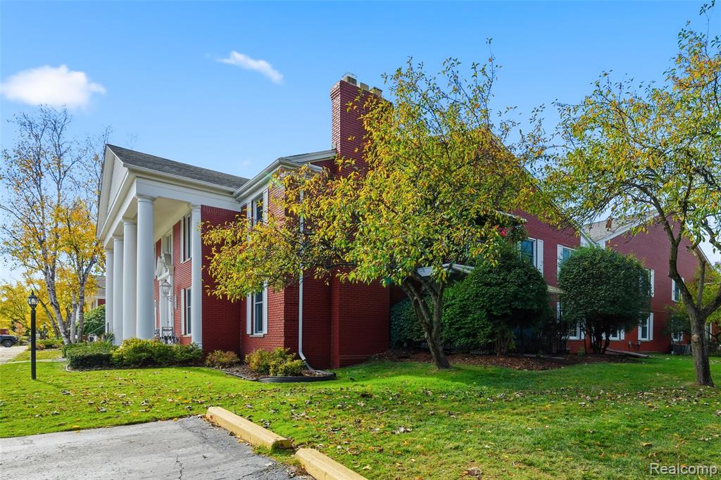 19710 13 Mile Road, 107, Beverly Hills, MI 48025 — Photo 2