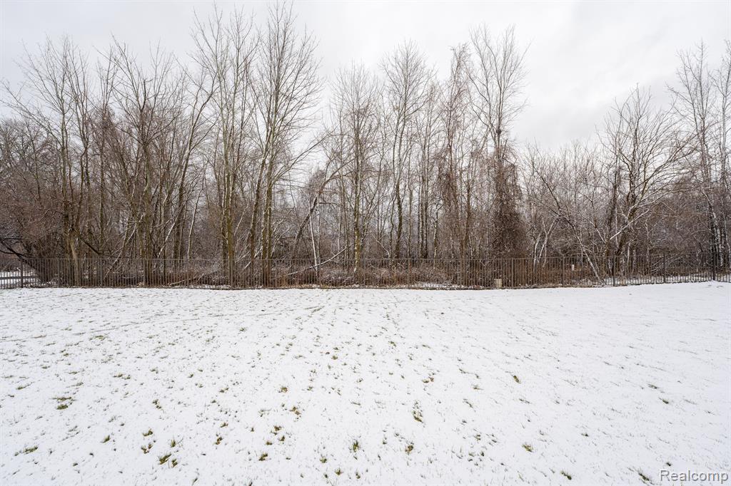 5933 WOODFIELD Parkway, Grand Blanc, MI 48439 — Photo 37