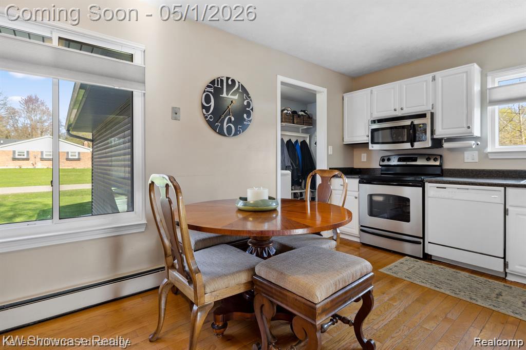 543 Woodland Drive, South Lyon, MI 48178 — Photo 6