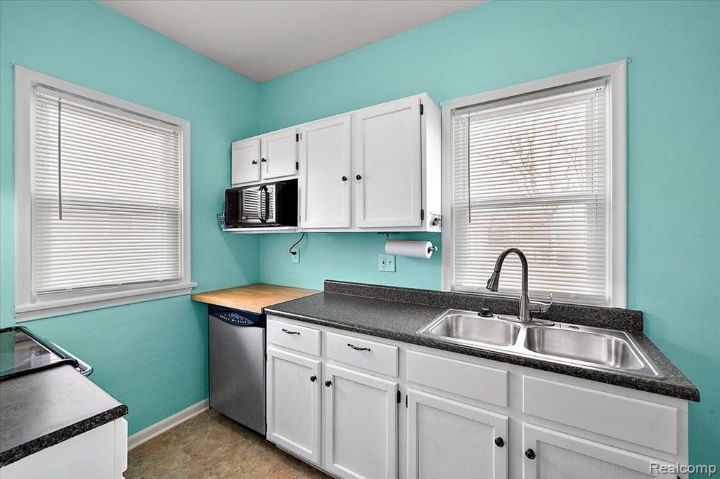 60 W Elmwood Avenue, Clawson, MI — Photo 21