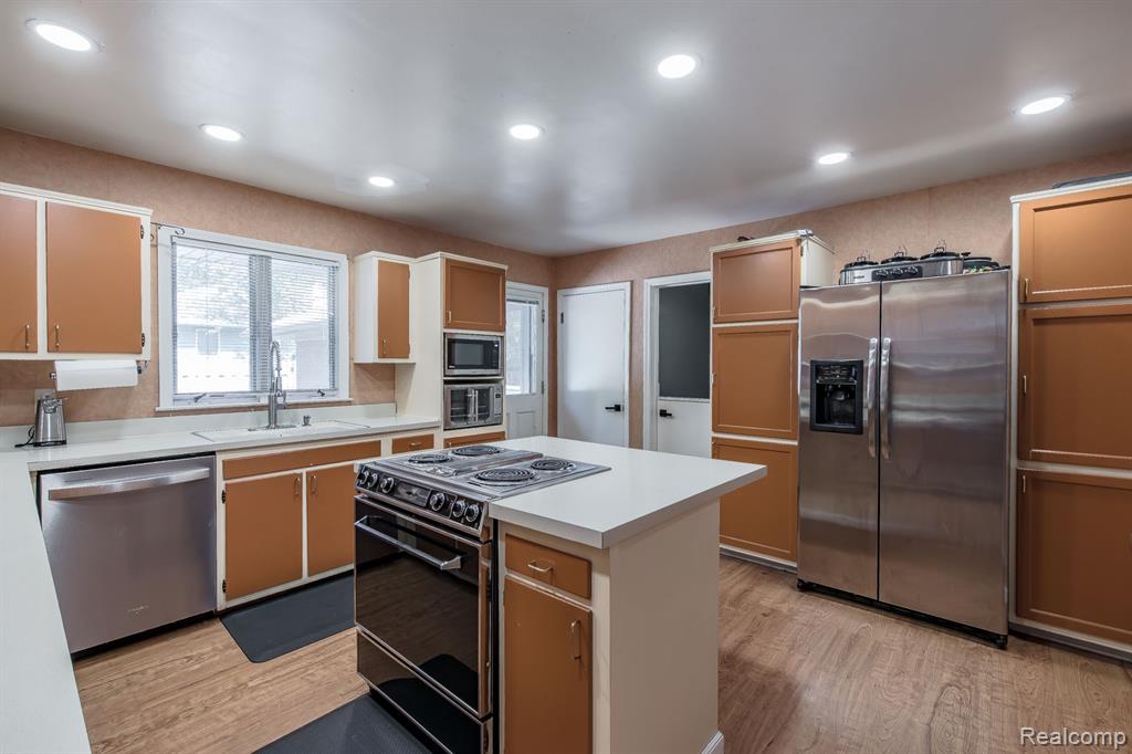 73 Nevada Avenue, Rochester Hills, MI 48309 — Photo 12