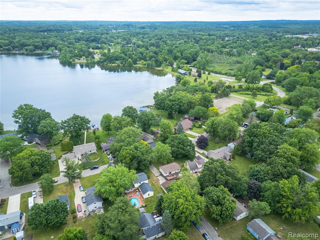 801 Holly Bush Drive, Holly, MI 48442 — Photo 35