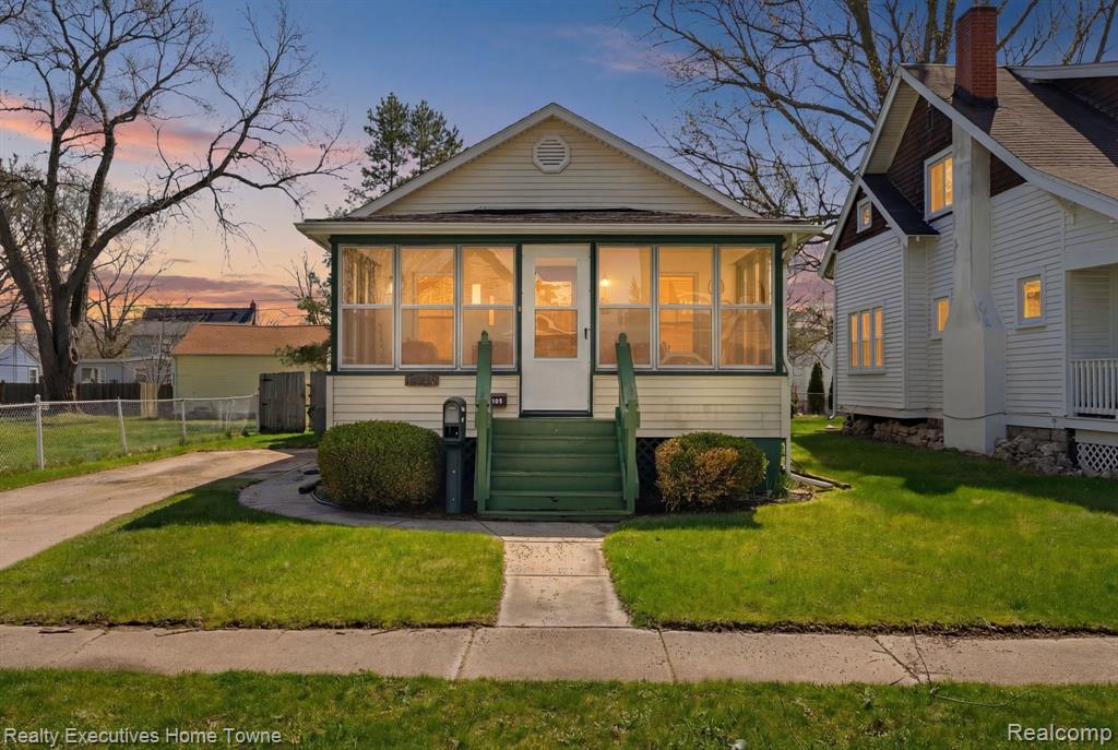1830 Gillett Street, Port Huron, MI 48060 — front exterior