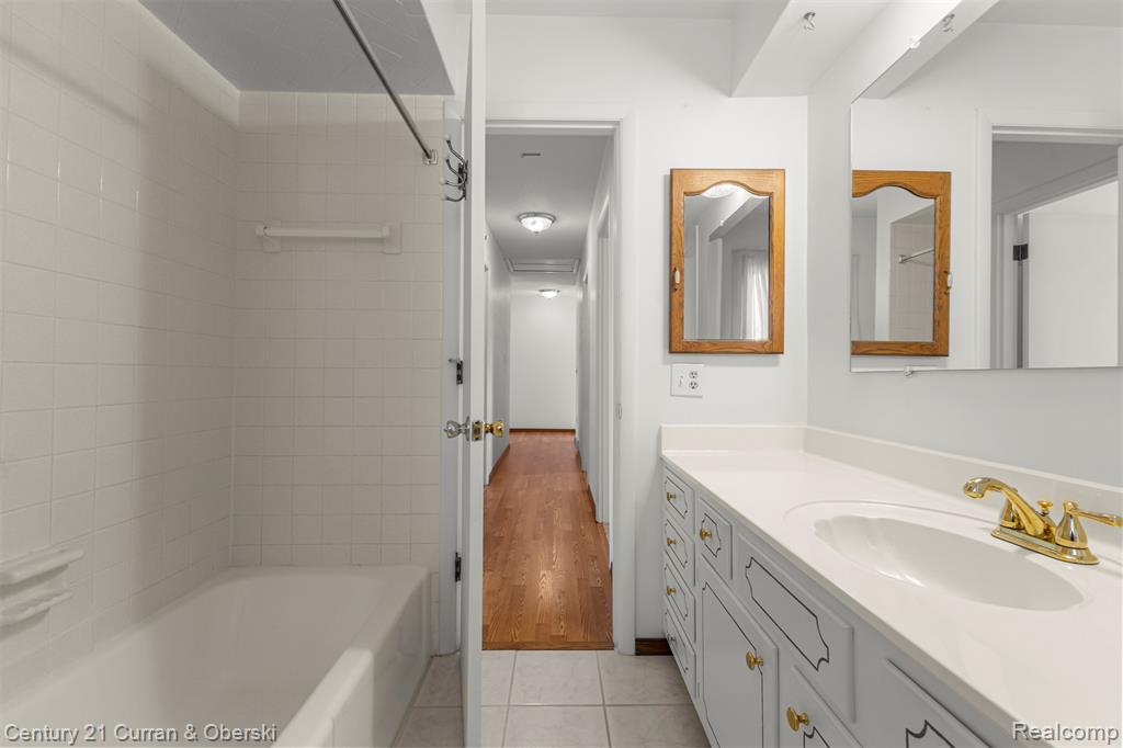 6934 COLONIAL Drive, Tecumseh, MI 49286 — Photo 11
