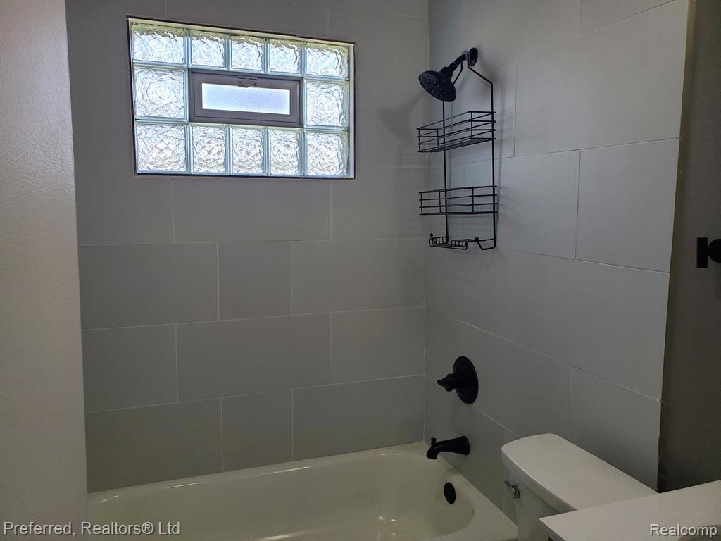 9455 TERRY Street, Romulus, MI 48174 — Photo 12